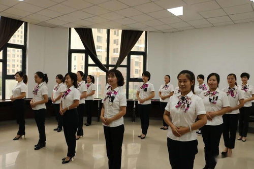 以培代训 以训促学 兰花物业全方位提升青工服务礼仪综合能力